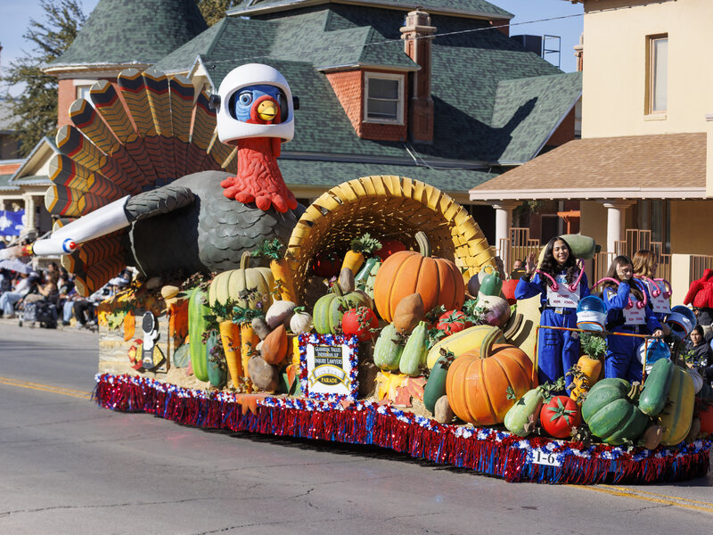 90th Annual Glasheen, Valles & Inderman Injury Lawyers Sun Bowl Parade