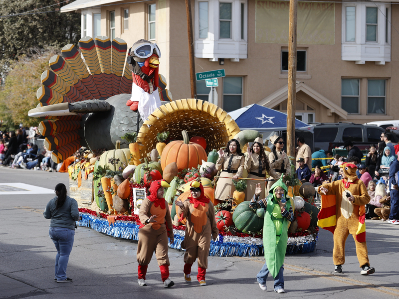 88th Annual Glasheen Valles & Inderman Injury Lawyers Sun Bowl Parade