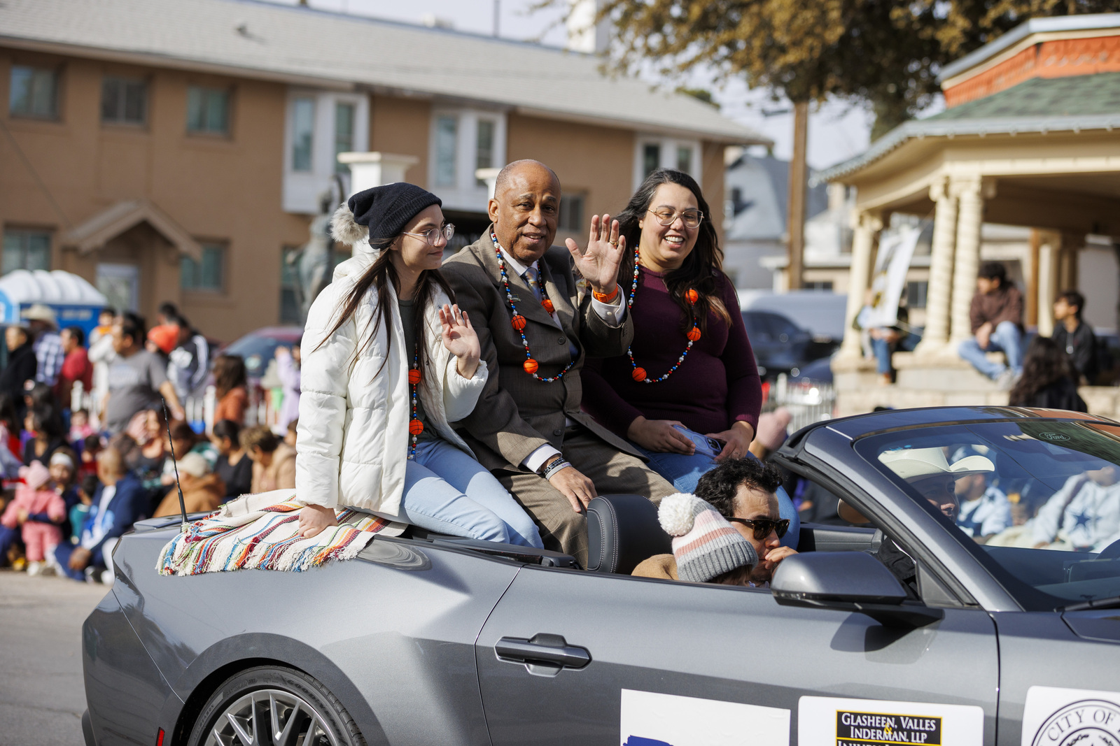 88th Annual Glasheen Valles & Inderman Injury Lawyers Sun Bowl Parade
