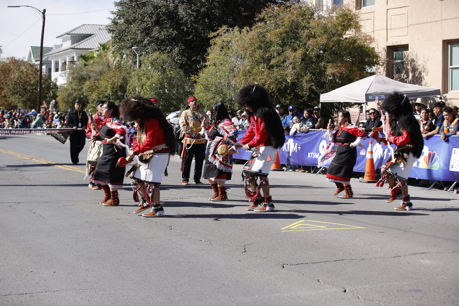 89th Annual Glasheen Valles & Inderman Injury Lawyers Sun Bowl Parade